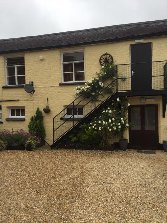 The Coach House At The Bull Inn Milton Keynes Luaran gambar